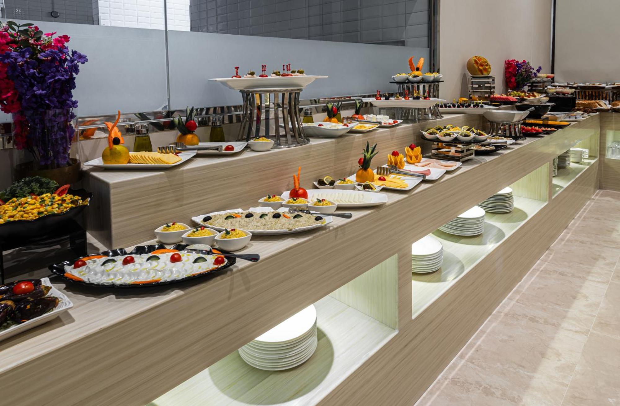 Voyage Hotel & Suites Rijád Kültér fotó